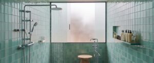 douche, rénovation salle de bain, valais, douche à l’italienne, rénovation d’une douche italienne, carrelage, étanchéité, plomberie, receveur, paroi, design, moderne, confort, espace, accessibilité, installation douche italienne valais, artisan, entreprise, devis, matériaux, robinetterie, évacuation, sol, mur, cabine, chantier, envies, types, avis, impression, création,